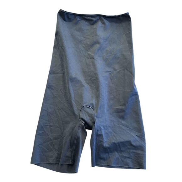 Spanx Gray Mid Thigh Shape wear Size Medium - Picture 1 of 5